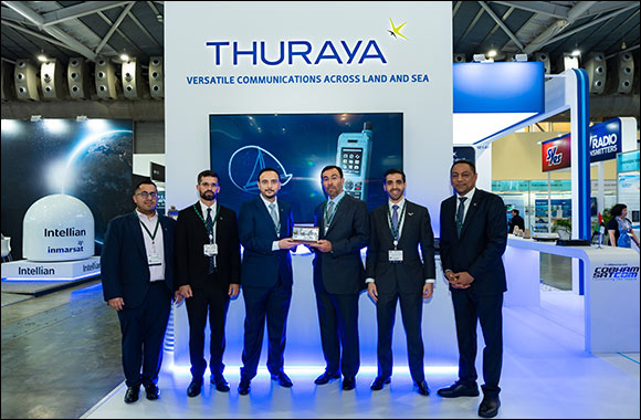 Thuraya Welcomes Minister of State His Excellency Ahmed Ali Al Sayegh to its Pavilion at CommunicAsia 2023 in Singapore