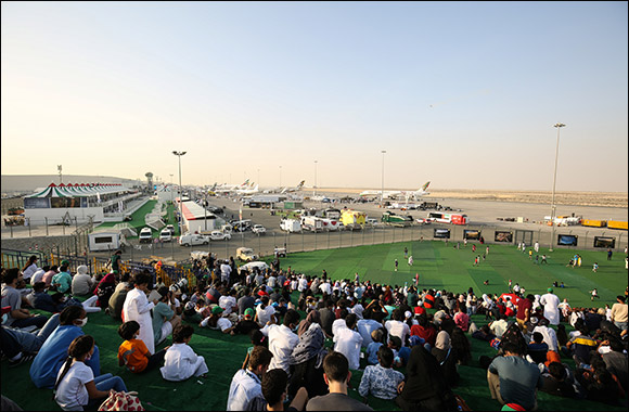 Dubai Airshow Welcomes Public to Watch Spectacular Daily Flying Display