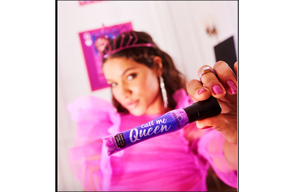 Unleash Your Inner Royalty with "Call me Queen" Dramatic False Lash Effect Mascara by essence