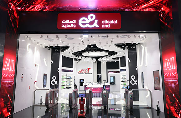 e& UAE continues to transform retail, opening the second AI-powered EASE store in Dubai Mall