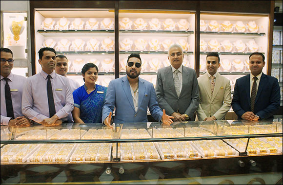 Renowned Bollywood Singer Mika Singh Shines Bright at Kanz Jewels in Dubai's Iconic Gold Souq