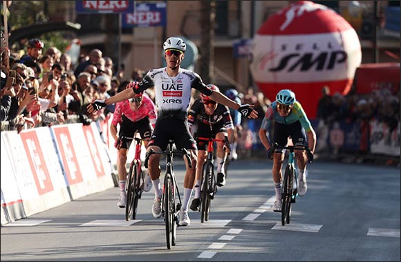 Juan Ayuso sprints to Trofeo Laigueglia victory