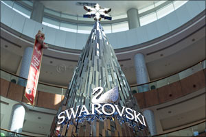 Swarovski unveils the sparkling festive tree exclusively at The Dubai Mall