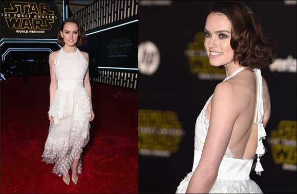 Daisy Ridley wears Chloé to the world premiere of “Star Wars: The Force Awakens”