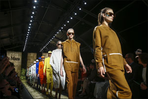 MAX MARA Spring Summer 2017 - Tropical moderne