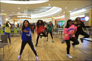 Flash Mob Surprises Visitors at Dubai Festival City