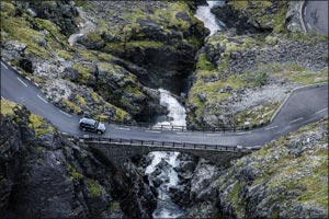 A Picture of Refinement: Range Rover and Jonas Bendiksen Capture the World's Ultimate Vistas