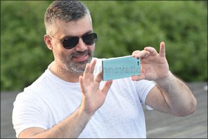 Sony Mobile Xperia XZ Premium features in Arab star Fares Karam's new music video