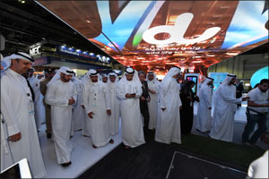 His Highness Sheikh Hamdan bin Mohammed bin Rashid Al Maktoum Experiences the Transformational Technology Paradigm at du's Stand on Day One of GITEX 2017