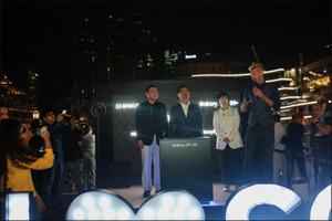 Samsung Showcases a Riveting Display at Dubai's Burj Khalifa for Galaxy S9 and S9+'s Debut
