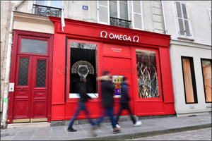 OMEGA Launches its NATO Strap “Pop-Up Boutique” in Paris