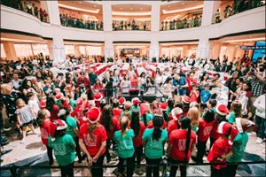 Mall of the Emirates' show-stopping Stollen Charity Cake Sale raises more than AED 105,000 for Emirates Red Crescent
