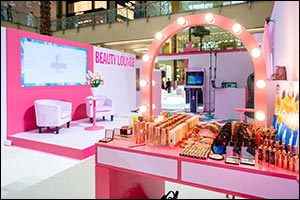 City Centre Mirdif's Cosmotel Pop-Up Celebrates the Spring/Summer Style Season with a ‘90s Throwback