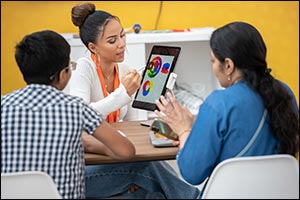 Young artists Immerse themselves in the Soul of Comics at SIBF 2022