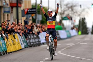 Wellens solos to classy victory on the gravel of Clásica Jaén