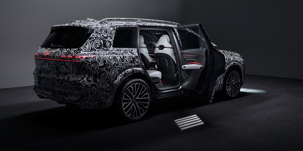 Elegance and space: a first look inside the new Audi Q9