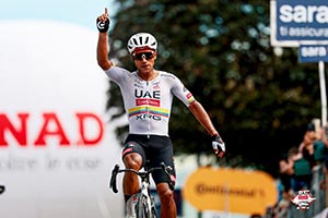 Jhonatan Narváez claims Giro d'Italia stage victory after remarkable breakaway