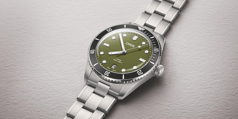 Divers Date Returns in Olive Green