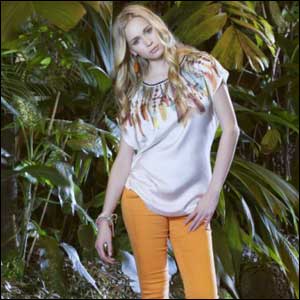 Miss Poem is the perfect summer travel shop
