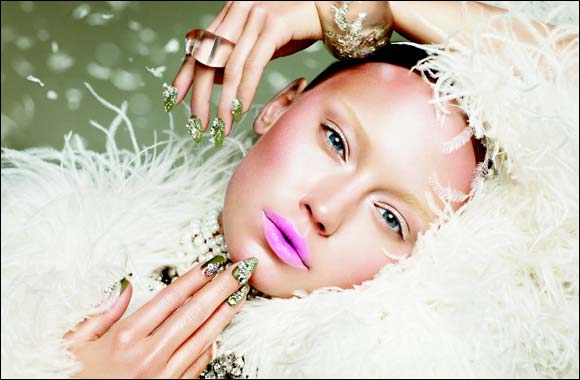 New Vinylux™ weekly polish system from the innovators of CND Shellac™