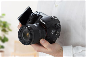 Alpha 77 II Keeps Shots Razor-Sharp with Record-Breaking 79-Point Autofocus System