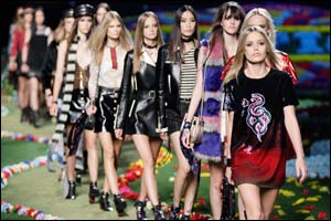Tommy Hilfiger Spring 2015 Women's Collection Music Festival Muse
