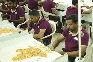 Pre-book a part of the historical ‘Dubai Celebration Chain' by paying only 10% of the value at any Malabar Gold & Diamonds outlet