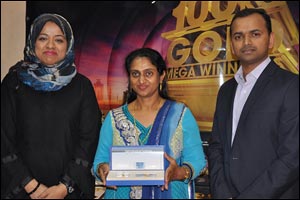 Joyalukkas shopper wins 1 ct solitaire diamond at the DSF Mega raffle draw