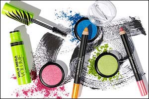 MAX FACTOR Extreme looks with Wild Collection